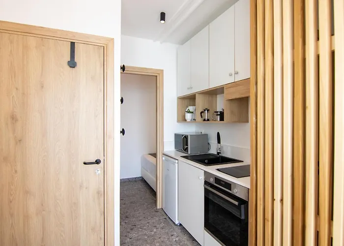 Phaedrus Living Seaview Modern Flat Lighthouse 52 パ フォス