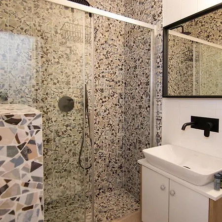 Phaedrus Living Seaview Modern Flat Lighthouse 52